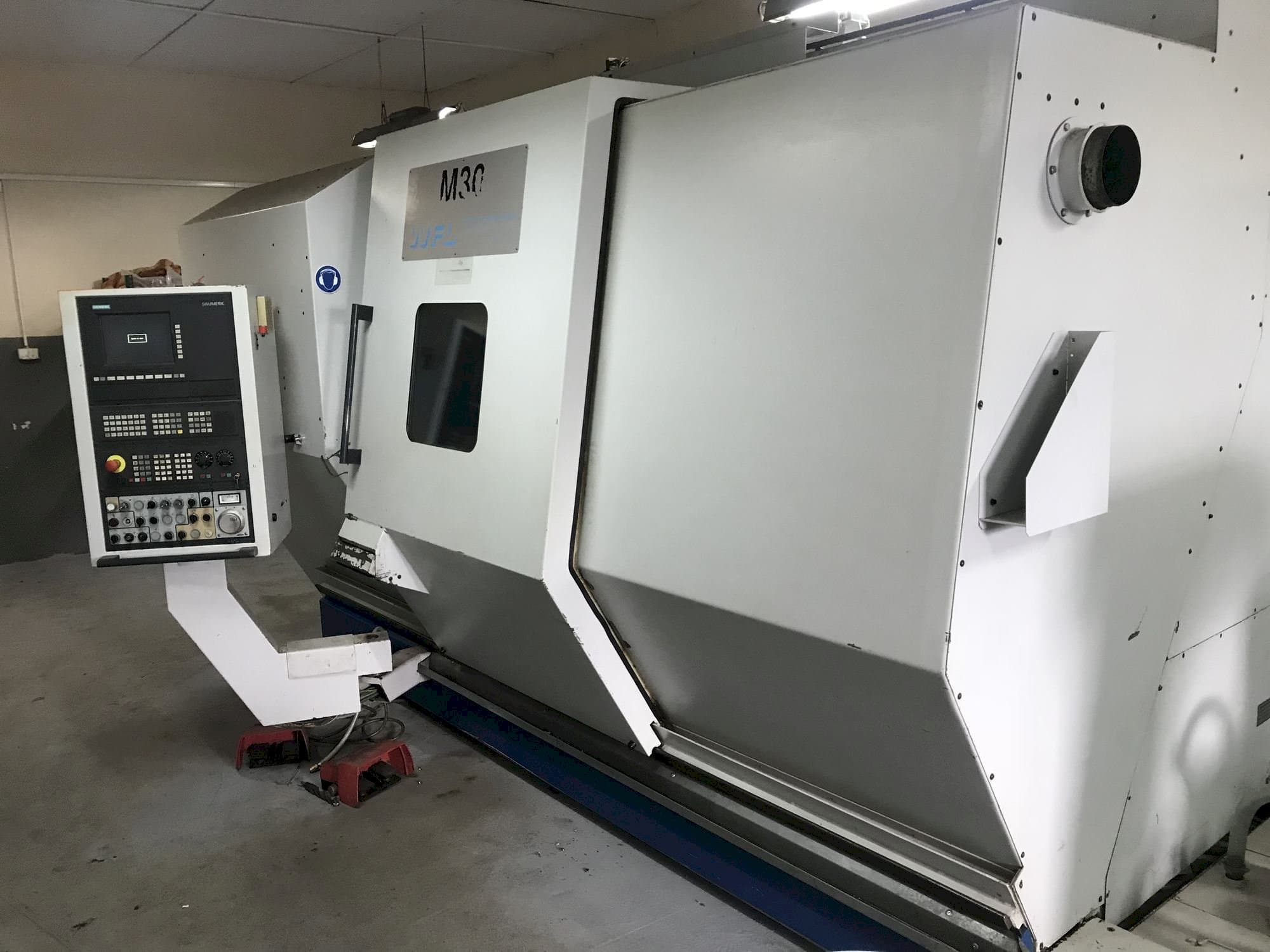 Frontansicht der WFL  M30  Maschine