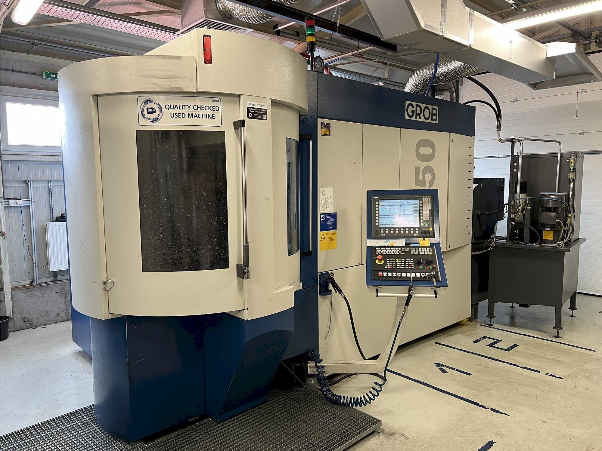 Frontansicht der GROB G350  Maschine