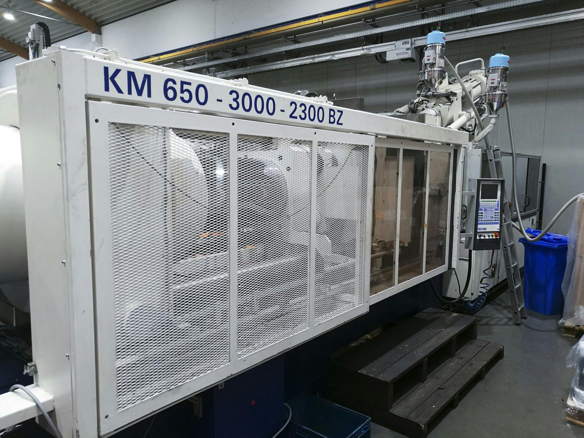 Linke Ansicht 1 der Krauss Maffei 650-3000-2300 BZ Maschine
