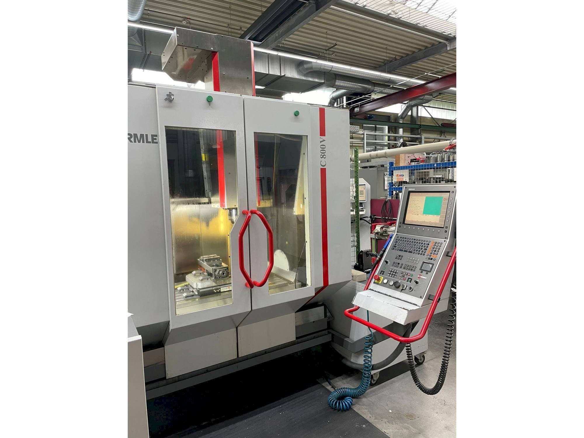 Frontansicht der HERMLE C 800 V Maschine