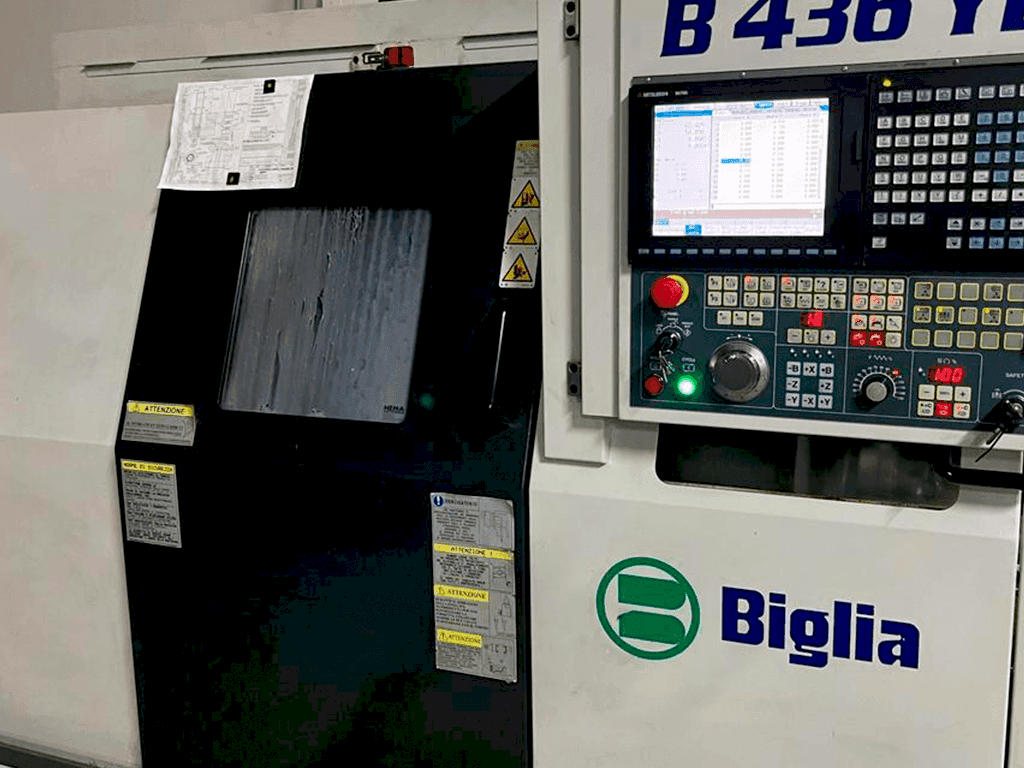 Frontansicht der Biglia B436 Y2 Maschine