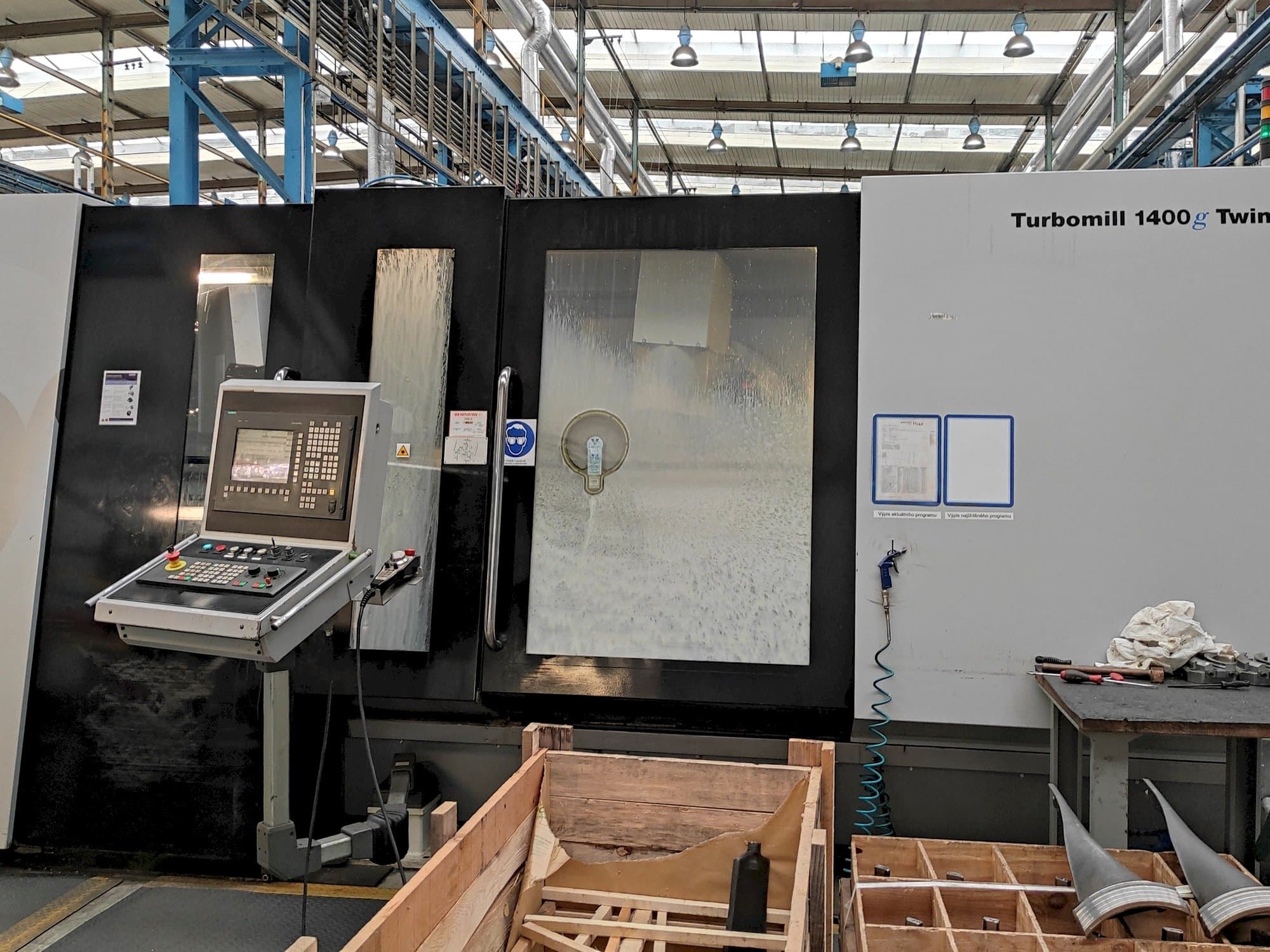 Frontansicht der Liechti Turbomill 1400g Twin  Maschine