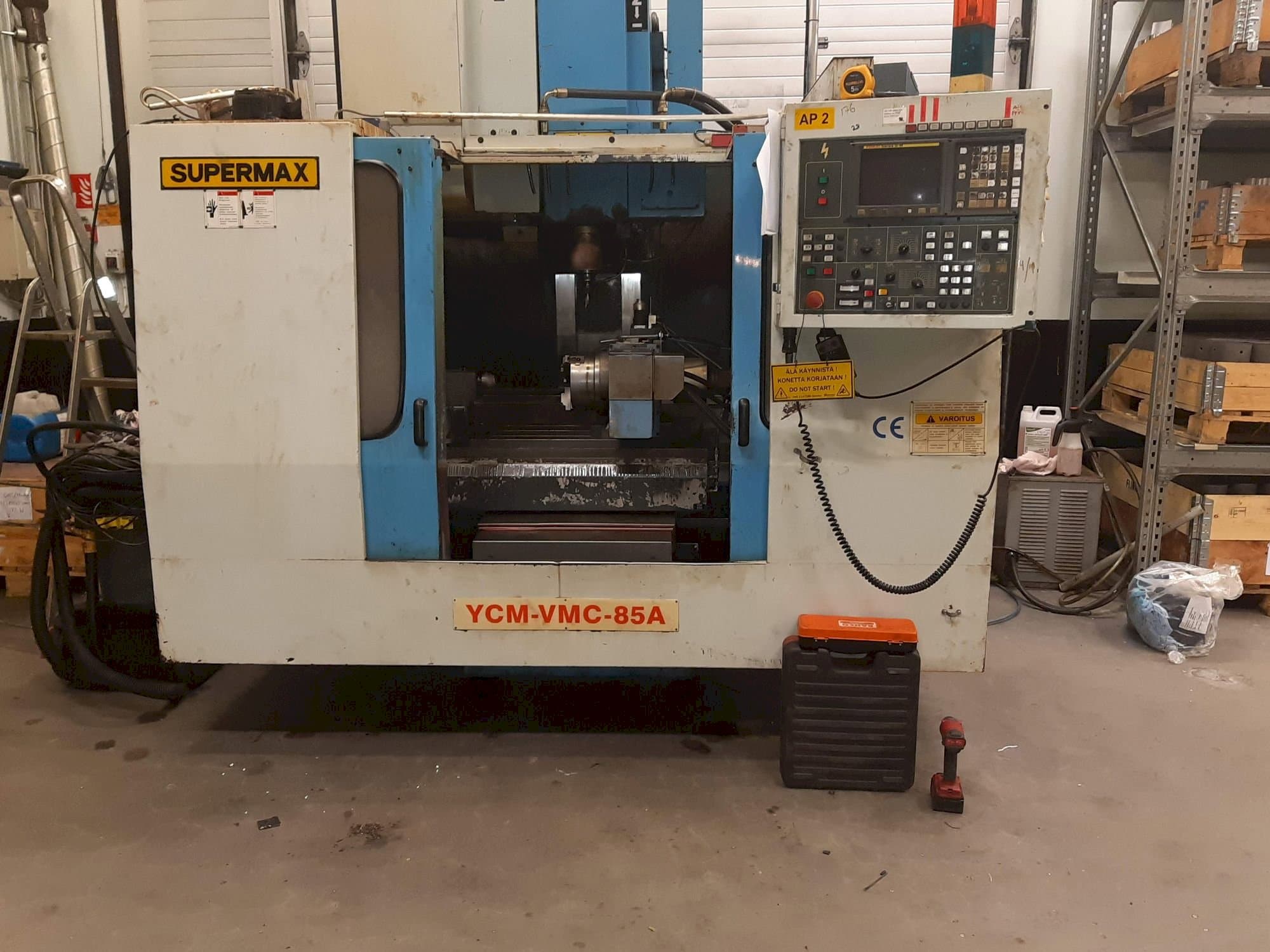 Frontansicht der YCM 85A Maschine