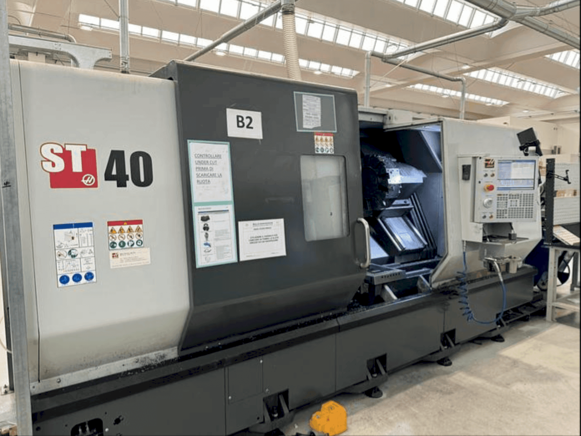 Frontansicht der HAAS ST40 Maschine