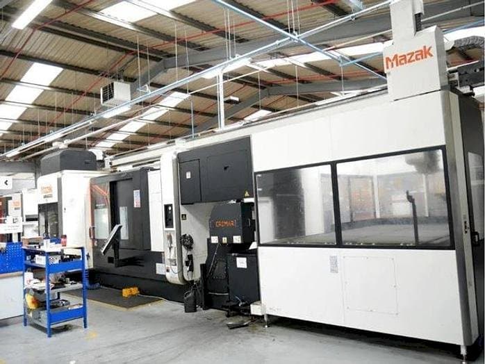 Frontansicht der Mazak INTEGREX i-400 ST Maschine