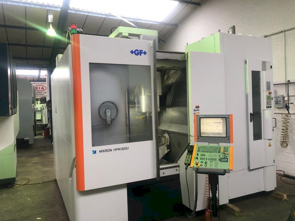 Frontansicht der MIKRON HPM 800U Maschine