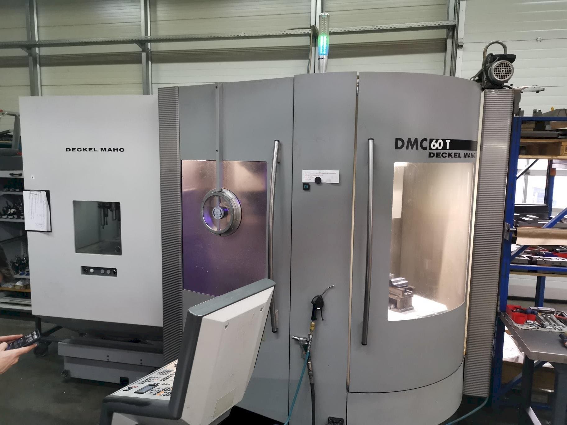 Frontansicht der DECKEL MAHO DMC 60T  Maschine