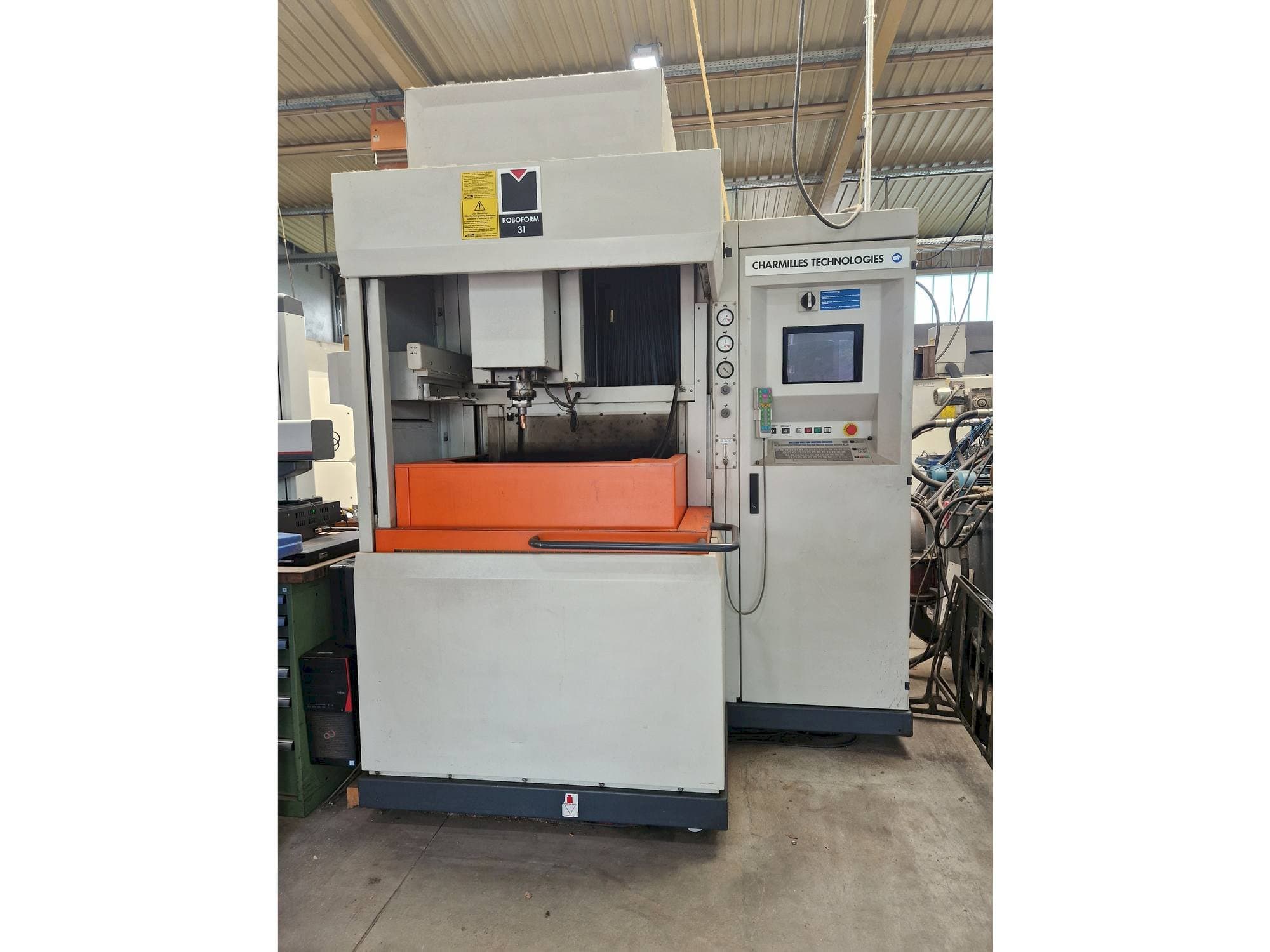 Frontansicht der CHARMILLES Roboform 31 Maschine