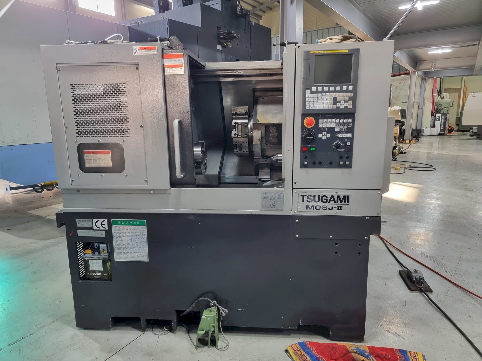 Frontansicht der TSUGAMI M08J-Ⅱ Maschine