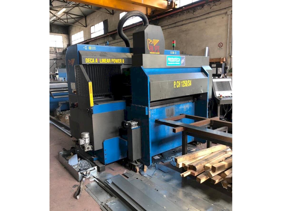 Frontansicht der PRODUTEC ALPI DECA A2 Maschine