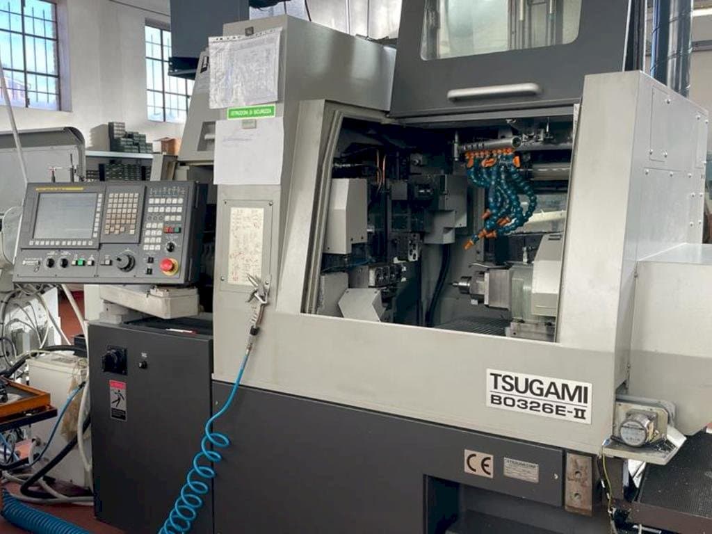 Frontansicht der TSUGAMI B0326E-II Maschine