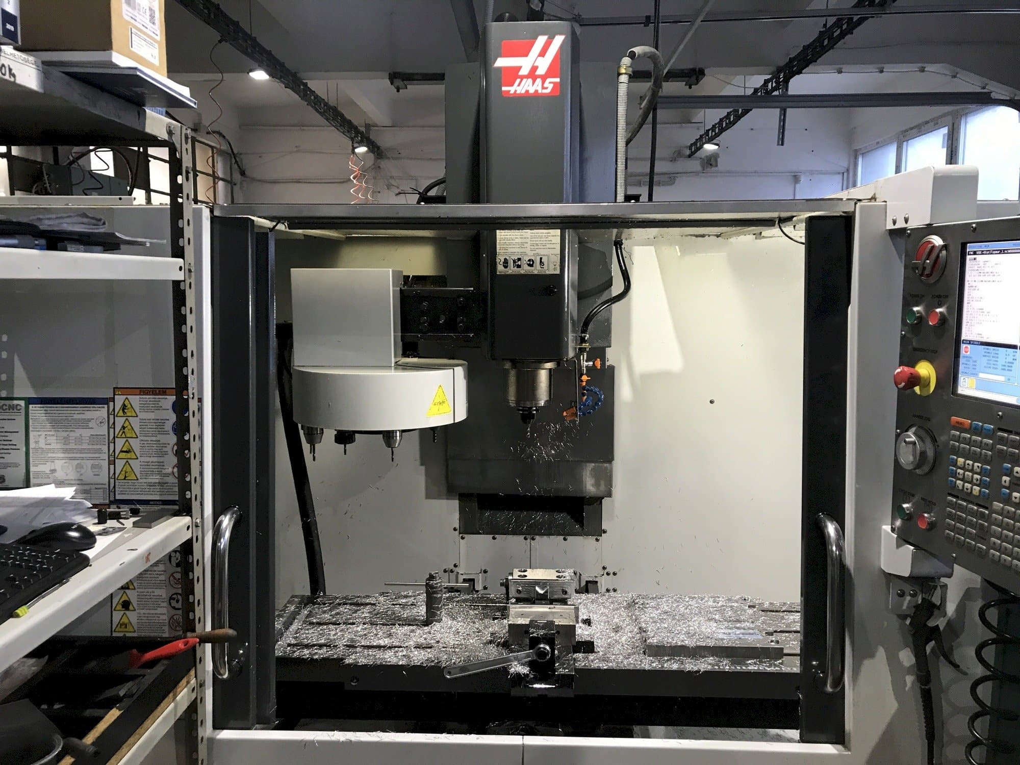 Frontansicht der HAAS TM-3P Maschine