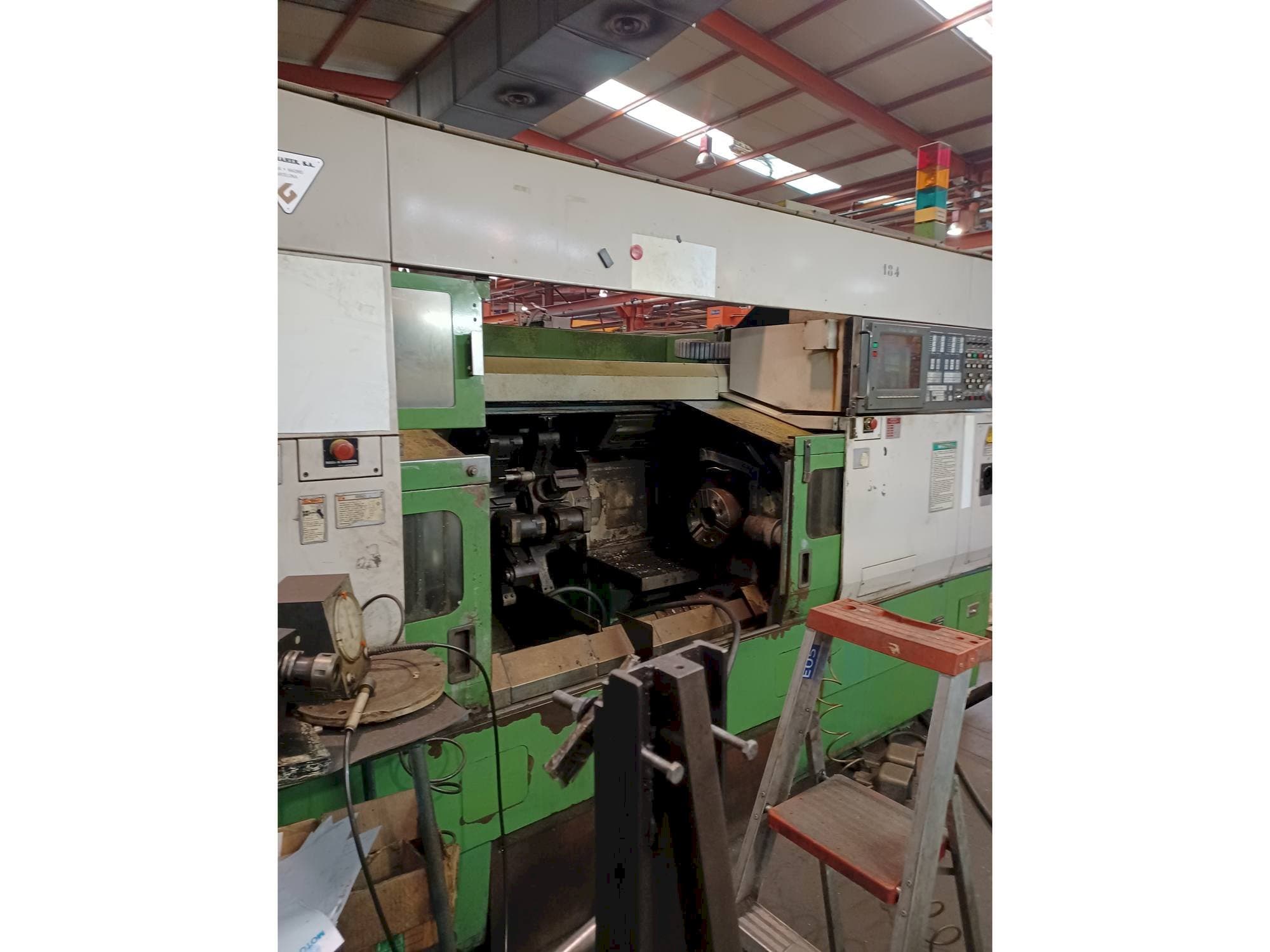 Frontansicht der Mazak Multiplex 630  Maschine
