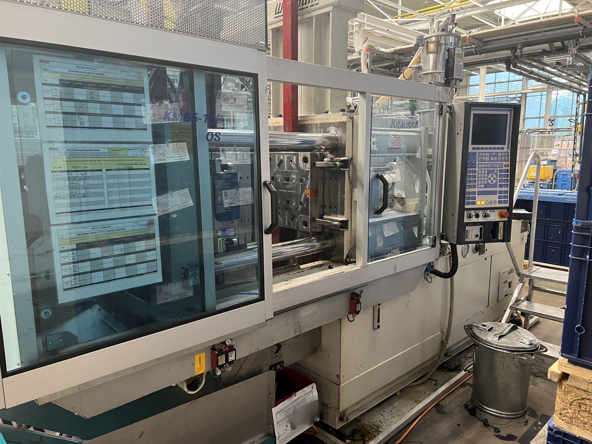 Frontansicht der Krauss Maffei KM 65-160 C2 Maschine