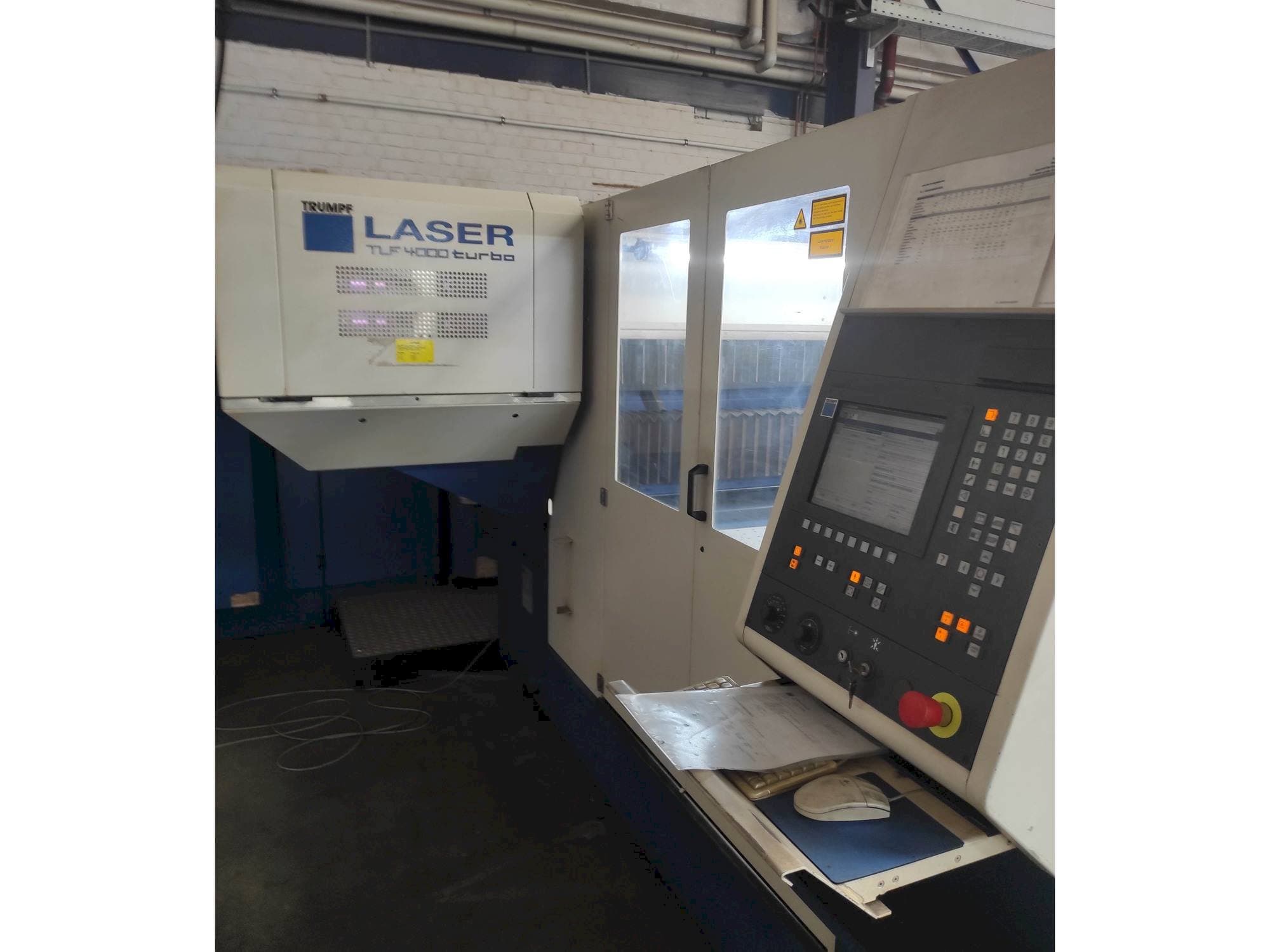 Frontansicht der Trumpf TRUMATIC L 3030 Maschine