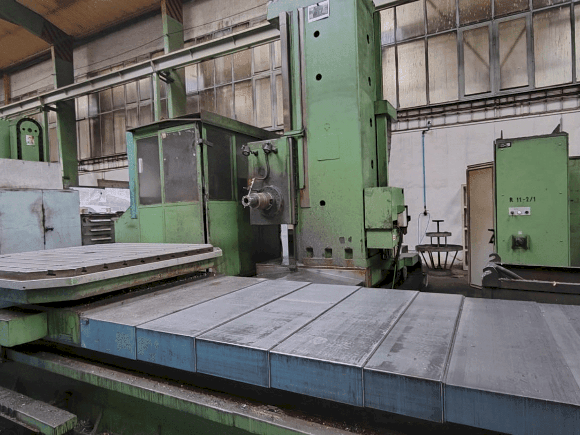 Frontansicht der TOS WHN 13.8 CNC  Maschine