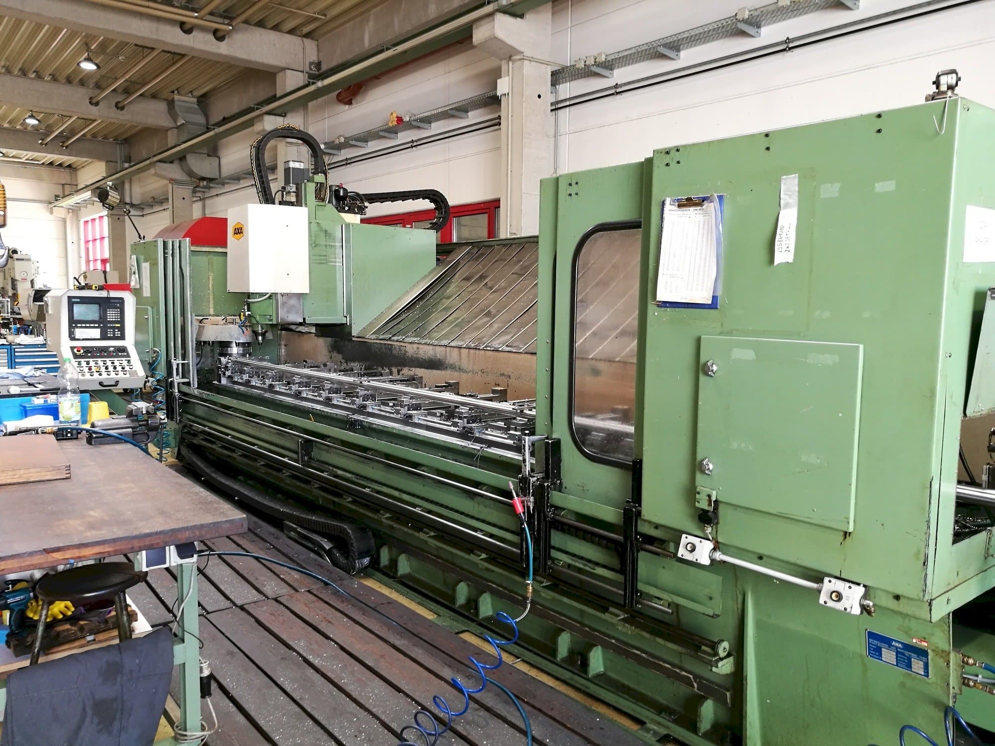 Frontansicht der AXA VSC 3 Maschine