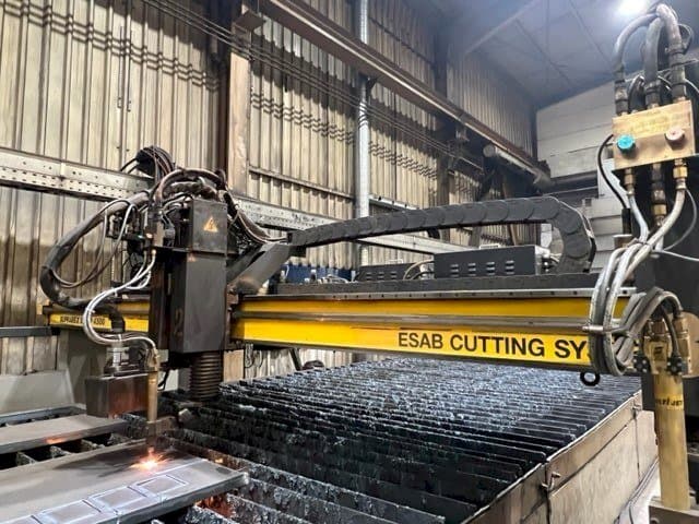Frontansicht der ESAB SXE-P14500 SUPRAREX Maschine