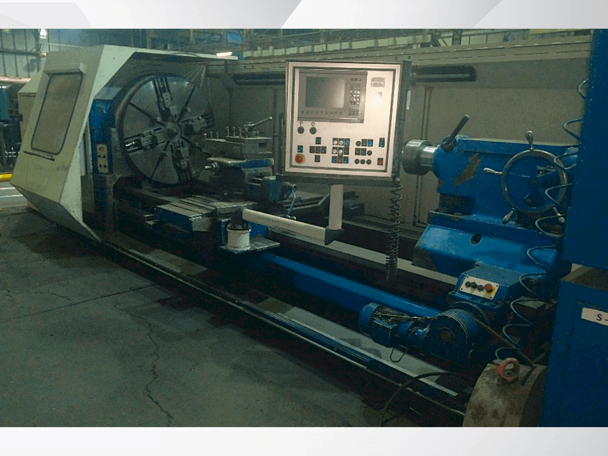 Frontansicht der SKODA SRM 125 CNC  Maschine