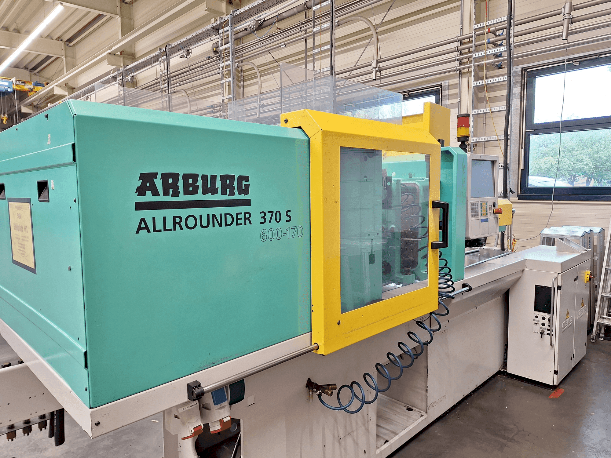 Frontansicht der Arburg 370 S 600 - 170 Maschine