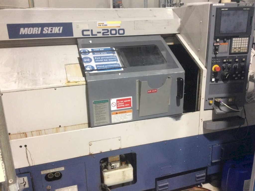 Frontansicht der MORI SEIKI CL-200  Maschine