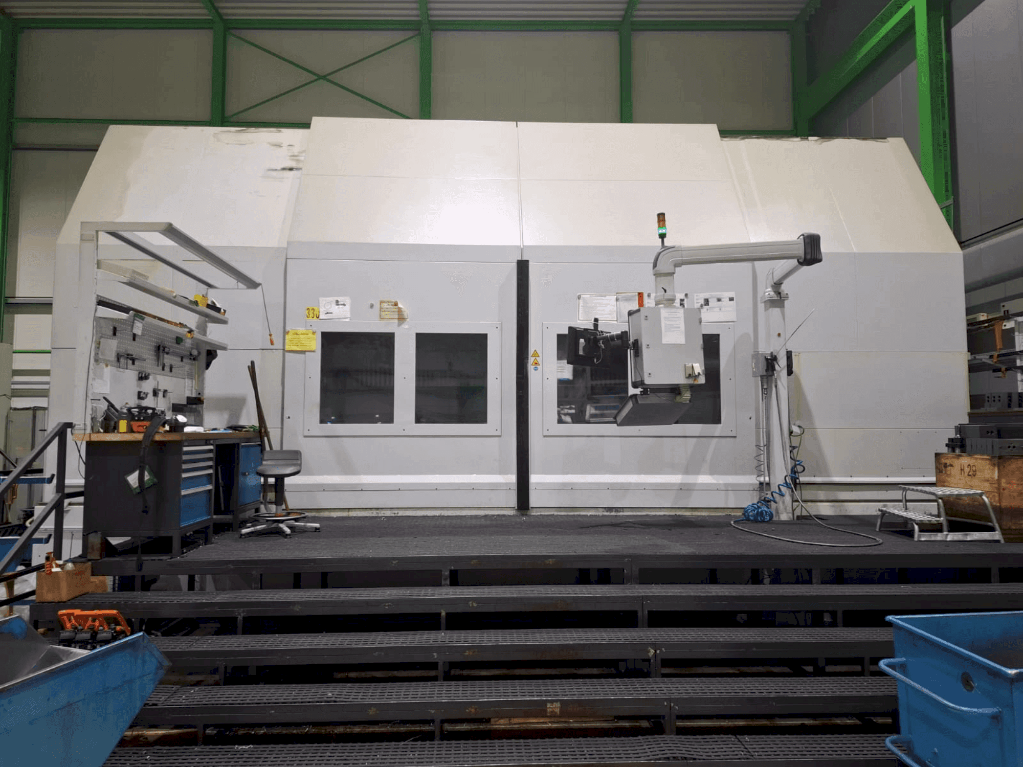 Frontansicht der Pittler PV4000  Maschine