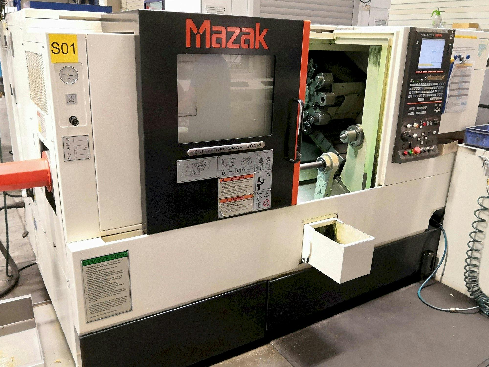 Frontansicht der Mazak Quick Turn Smart 200M  Maschine