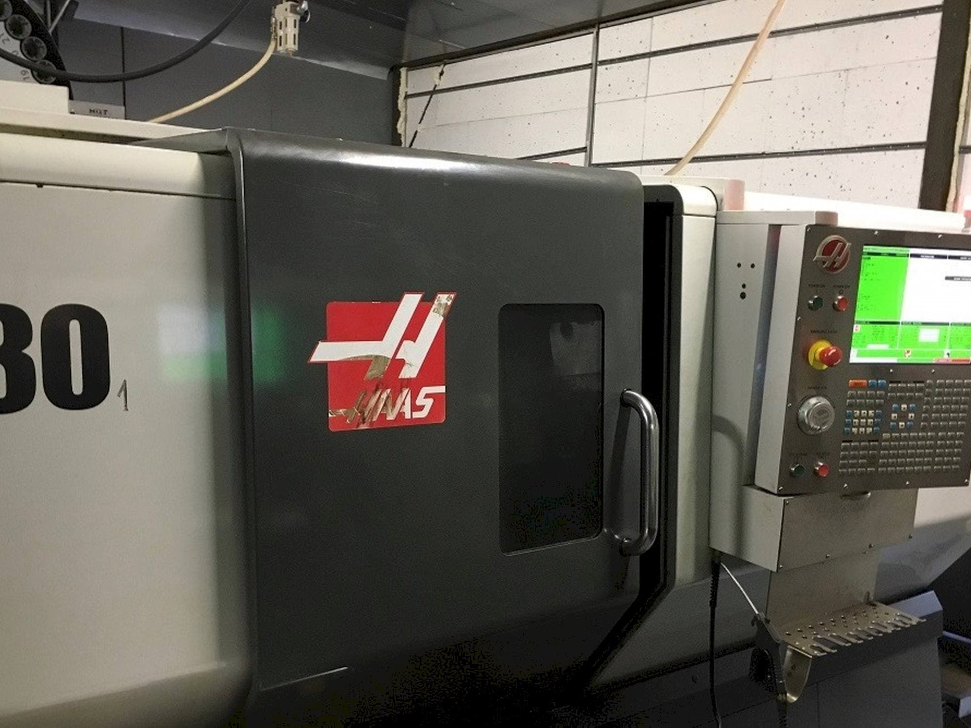 Frontansicht der HAAS ST-30 Maschine