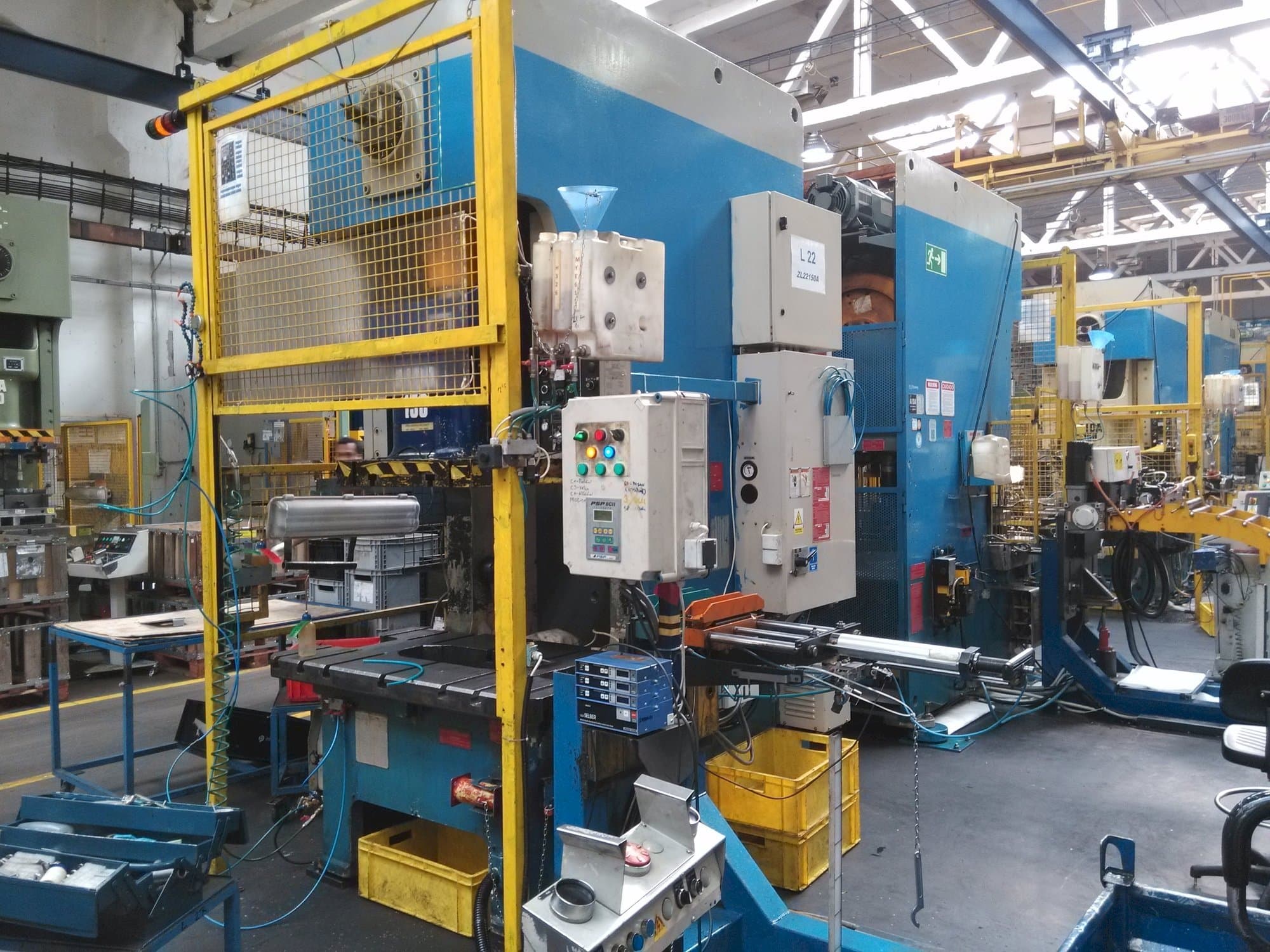 Frontansicht der AIDA NC 1-150  Maschine