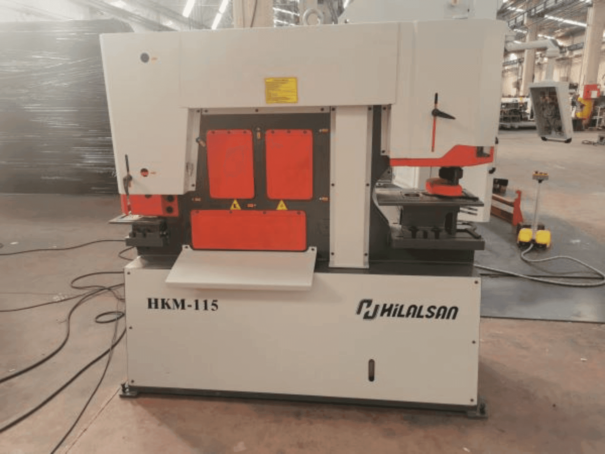 Frontansicht der HILALSAN HKM-115  Maschine