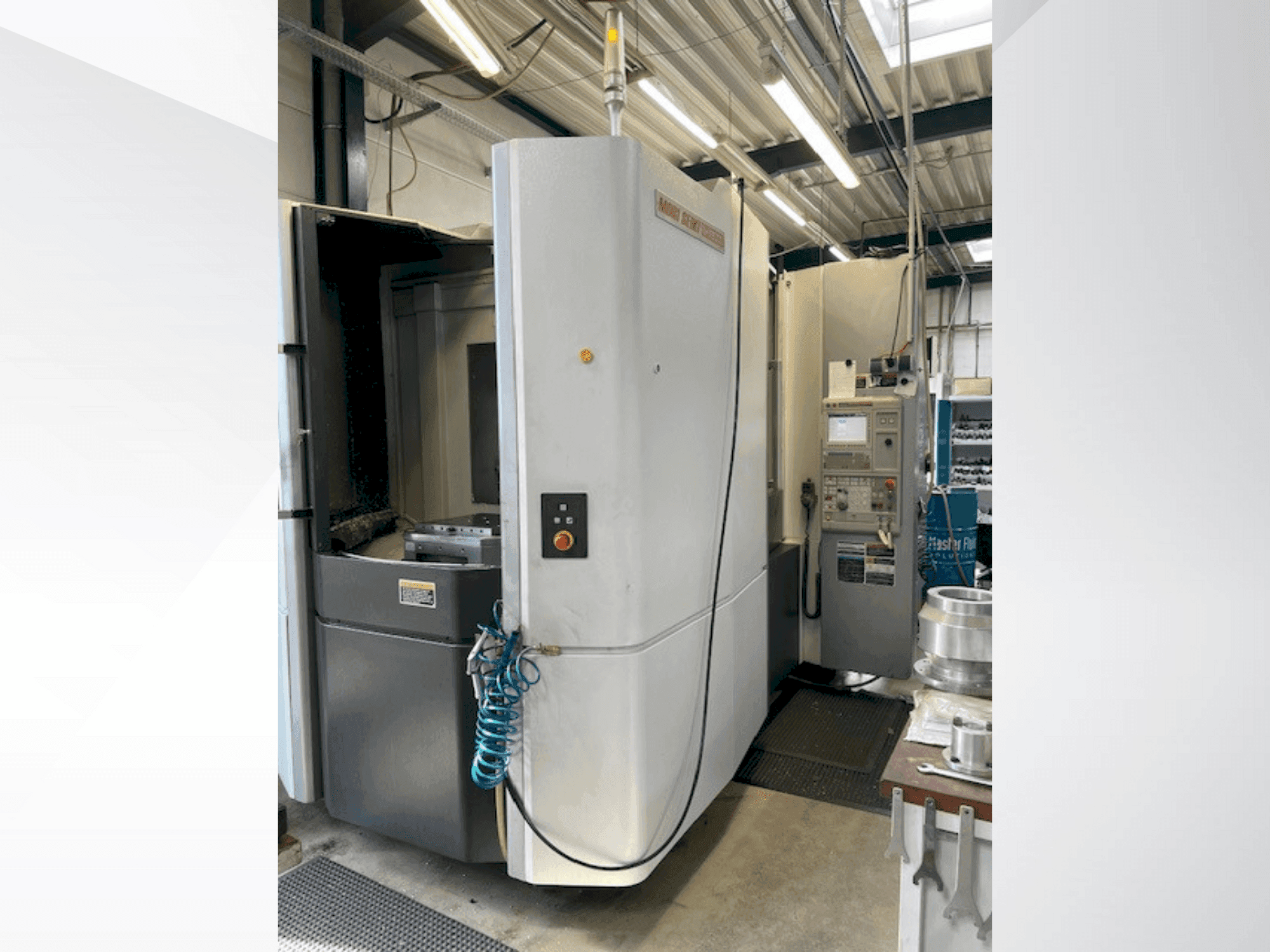 Frontansicht der MORI SEIKI NHX5 000  Maschine