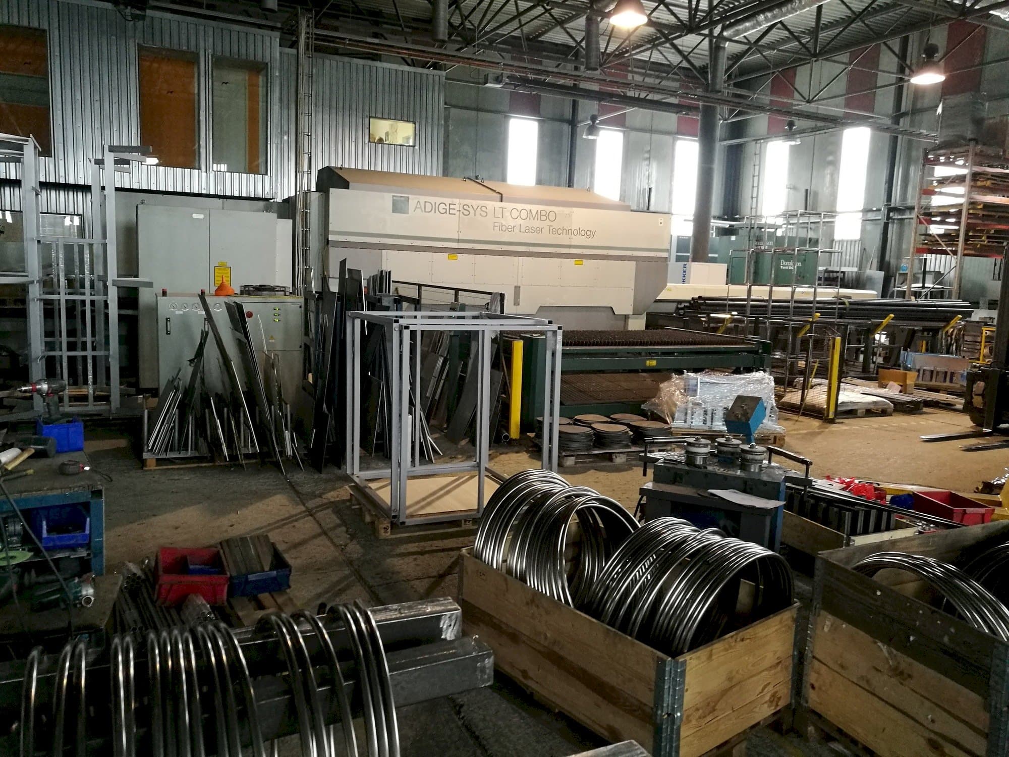 Frontansicht der BLM ADIGE-SYS LT  Maschine