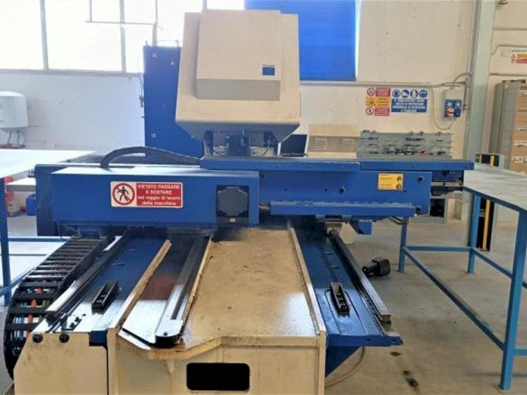 Frontansicht der Trumpf rumatic 2000R  Maschine