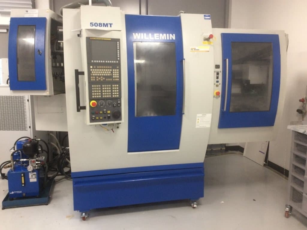 Frontansicht der Willemin W 508MT Maschine