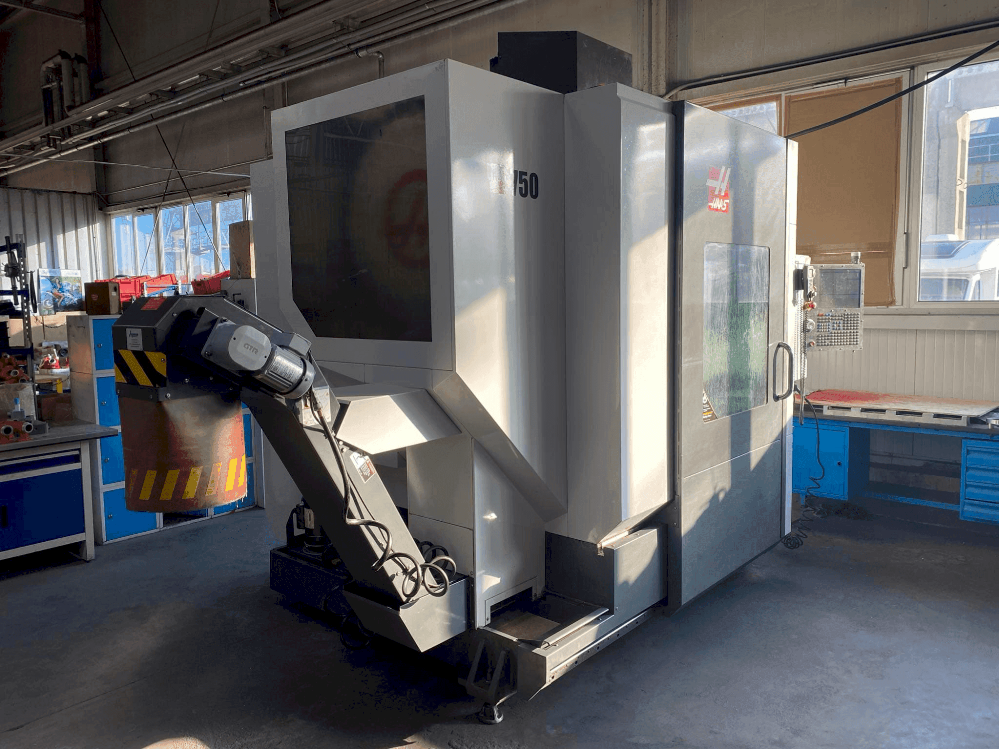 Frontansicht der HAAS UMC-750  Maschine