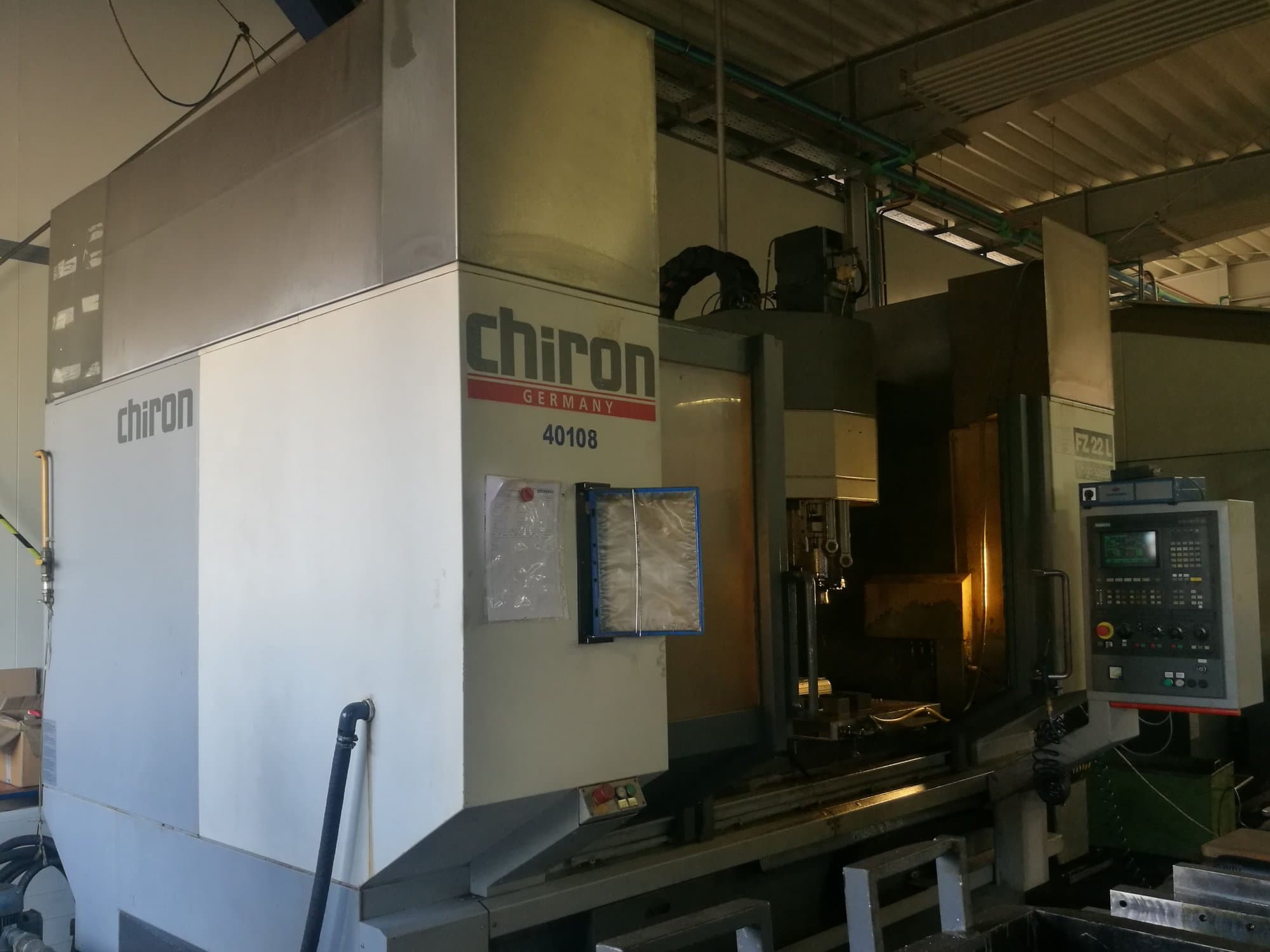 Rechte Ansicht der Chiron FZ 18L Maschine