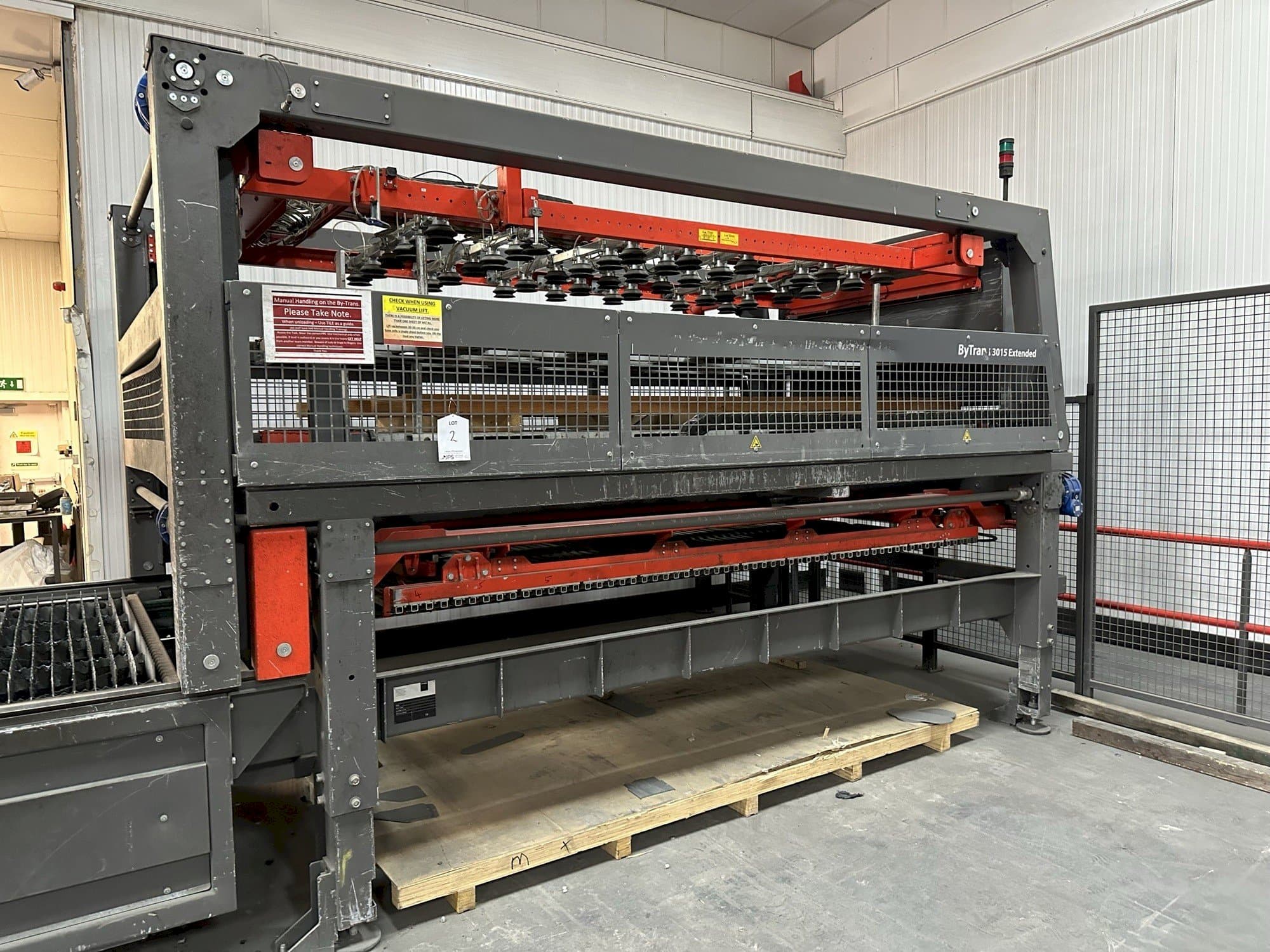 Frontansicht der Bystronic By Trans 3015 Extended Automatic Loading Maschine
