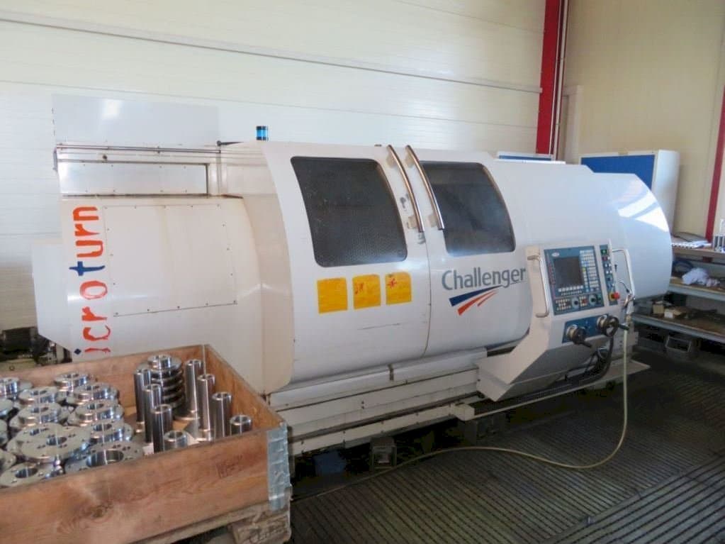 Frontansicht der Challenger Microturn BNC 2680 Maschine