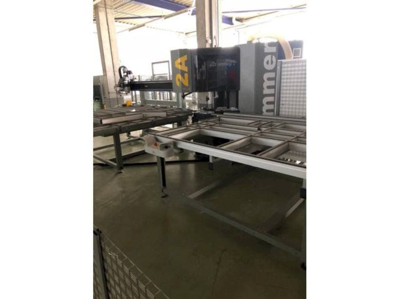 Frontansicht der Emmegi TRIMMER 2A Maschine