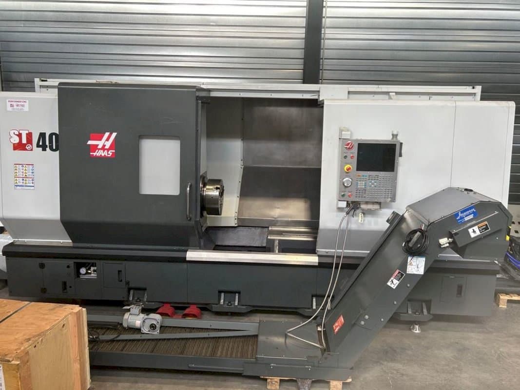 Frontansicht der HAAS ST-40 Maschine