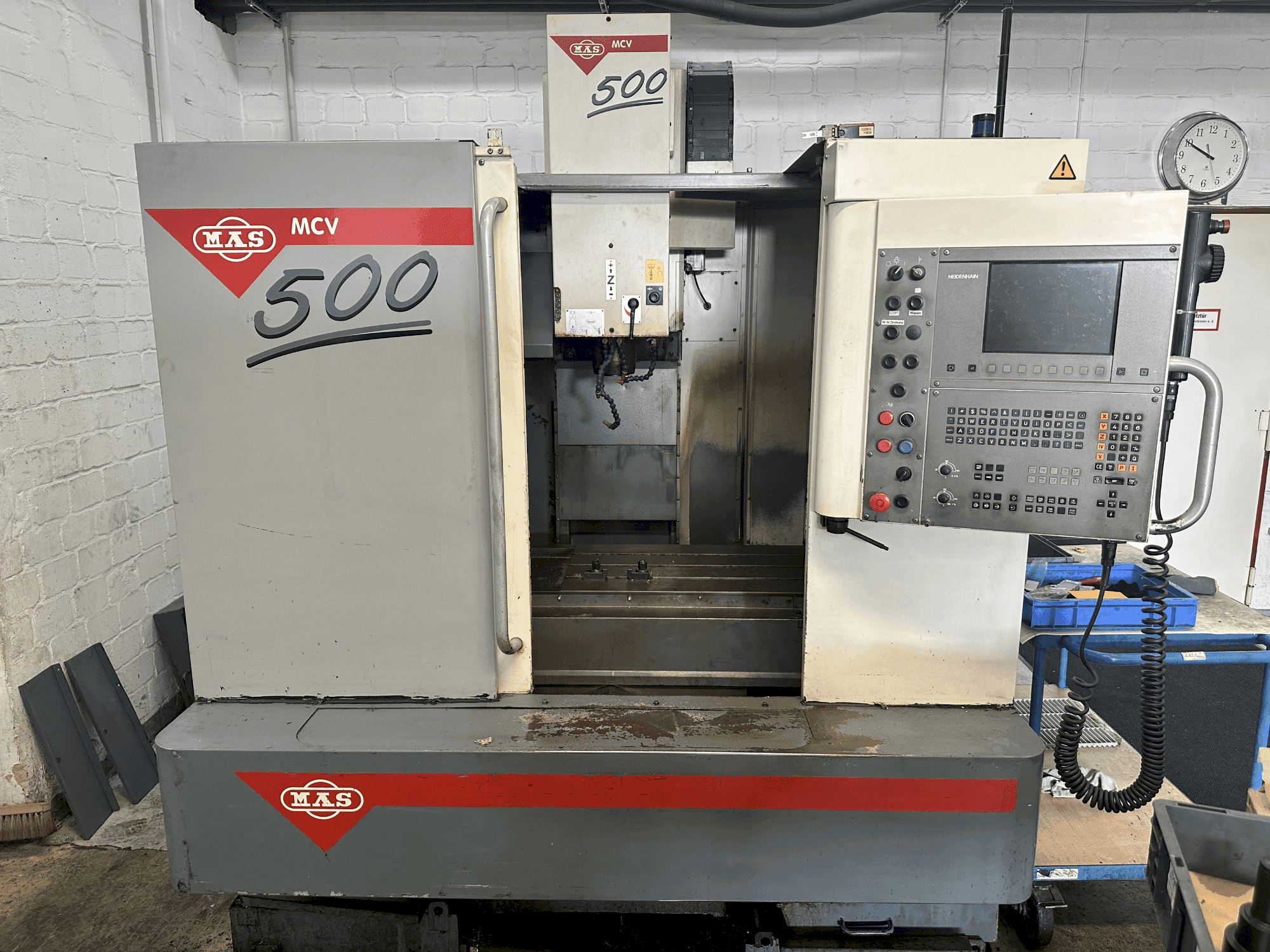 Frontansicht der KOVOSVIT MAS MCV 500 Maschine