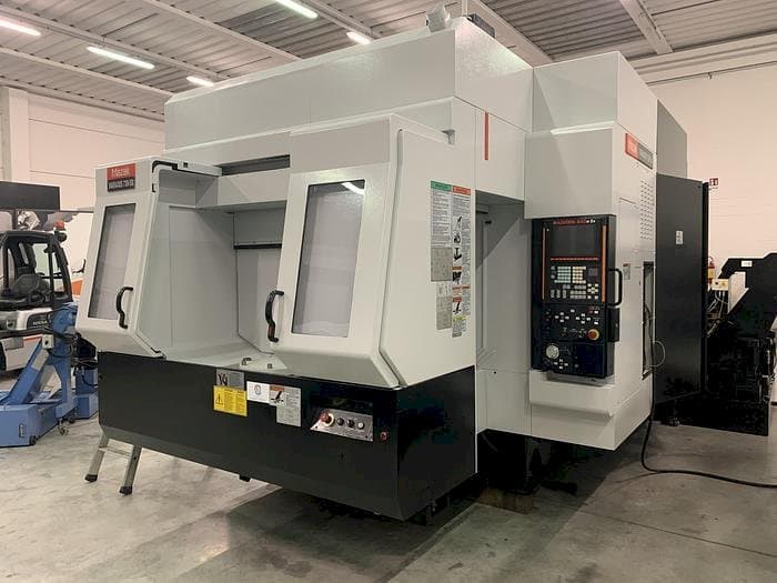 Frontansicht der Mazak VARIAXIS 730-5X  Maschine