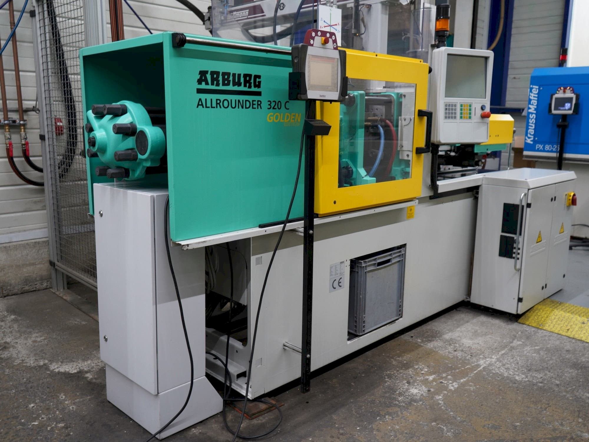 Frontansicht der Arburg 320C (500-170) Maschine