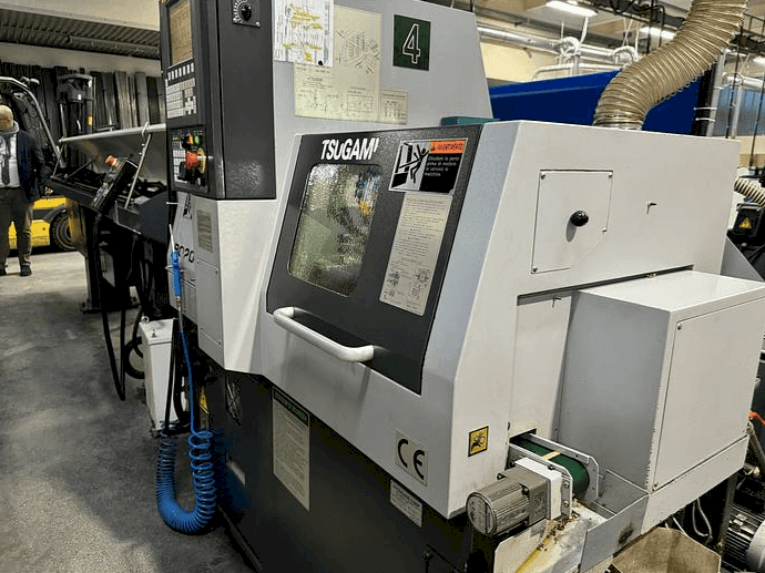 Frontansicht der TSUGAMI B0205E-II Maschine