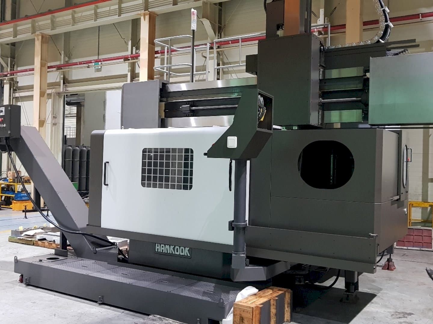 Frontansicht der HANKOOK VTB-160 Maschine