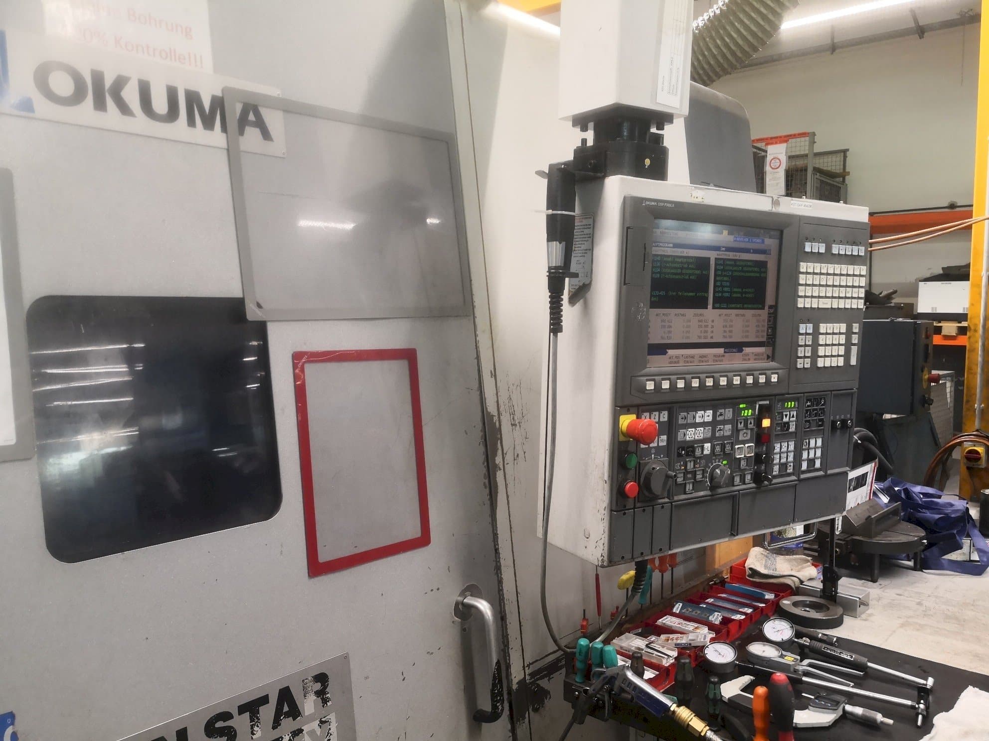 Frontansicht der Okuma LT 300 MY  Maschine