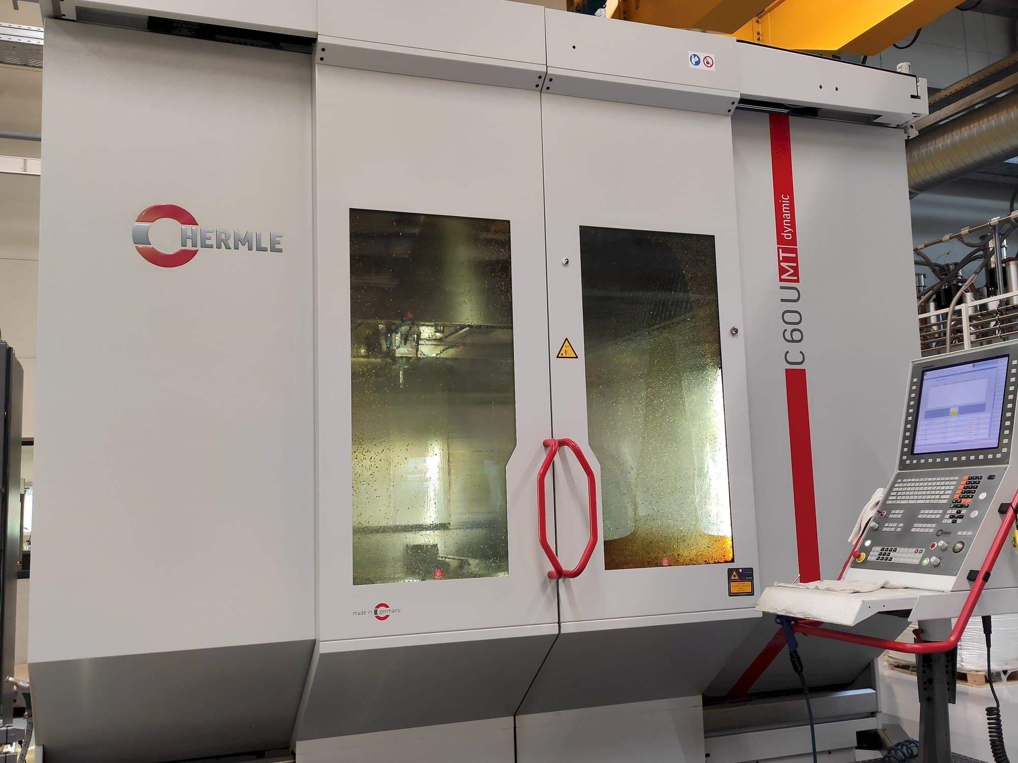 Frontansicht der HERMLE C 60 U MT Maschine