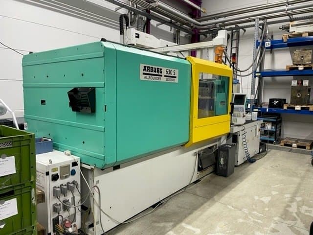 Frontansicht der Arburg 420C 1000-250 Maschine