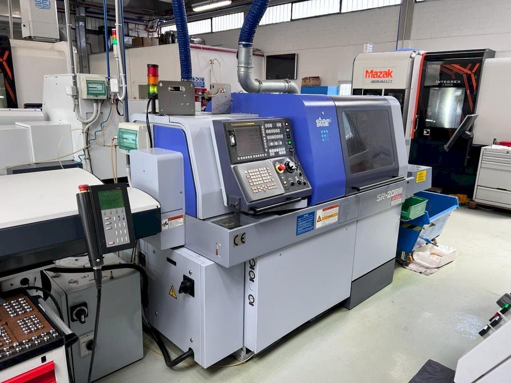 Frontansicht der Star SR-20RIII Maschine
