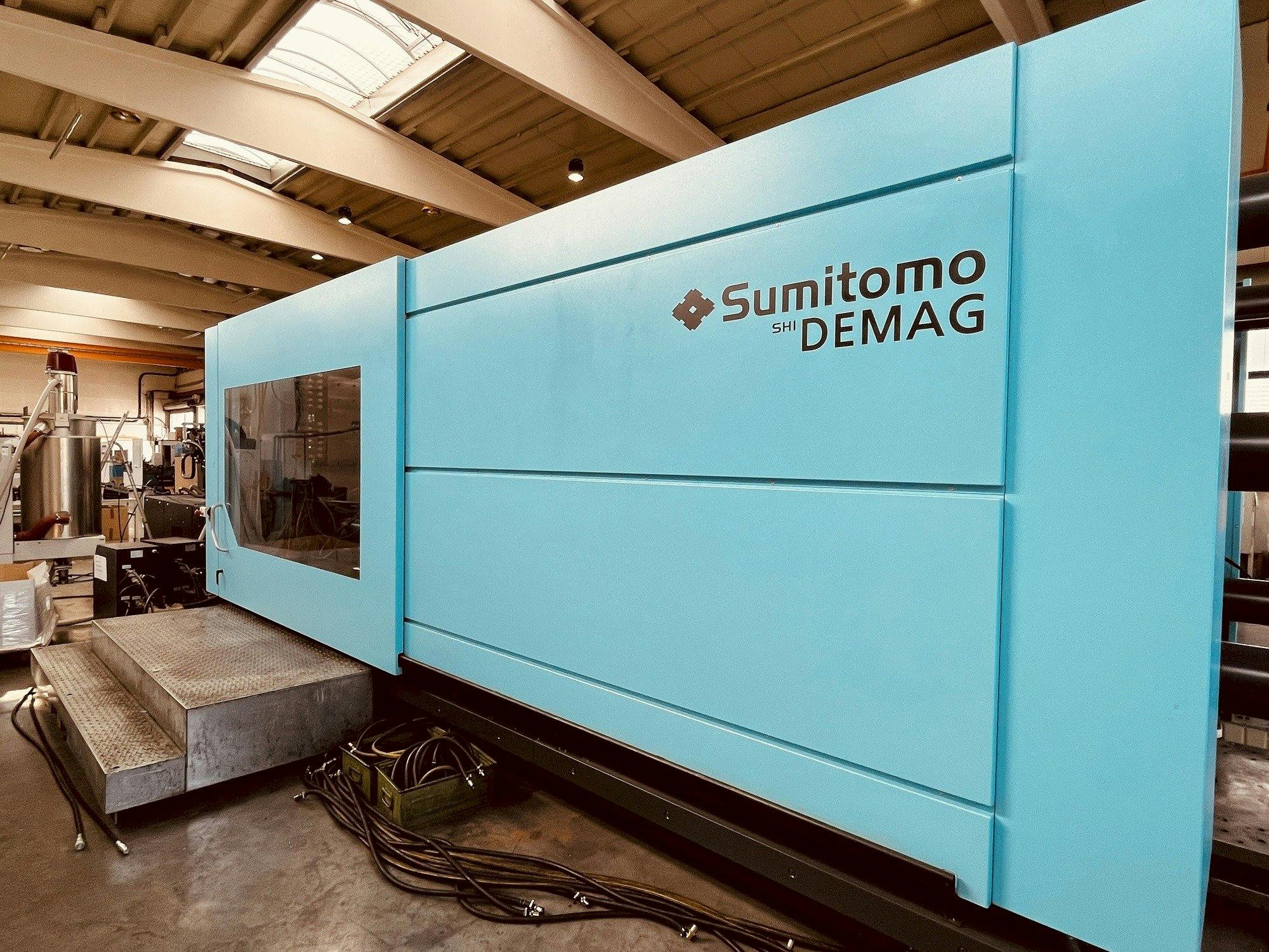 Frontansicht der Sumitomo Demag Systec 1300 1500-9500 Servo  Maschine